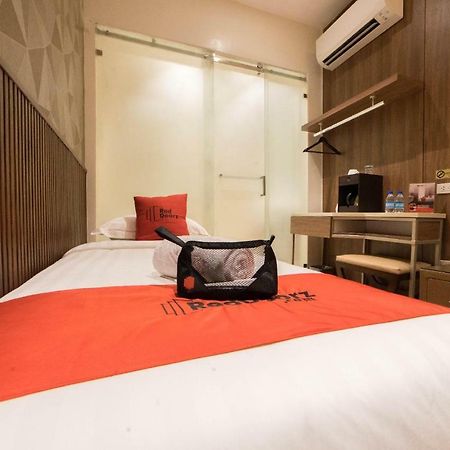 Reddoorz Premium @ South Triangle Quezon City Cidade Quezon Exterior foto