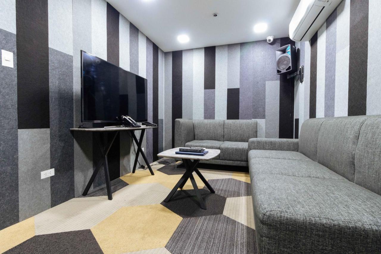 Reddoorz Premium @ South Triangle Quezon City Cidade Quezon Exterior foto