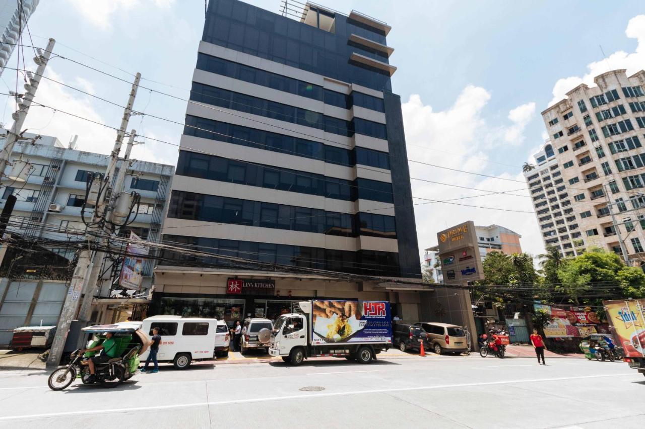 Reddoorz Premium @ South Triangle Quezon City Cidade Quezon Exterior foto