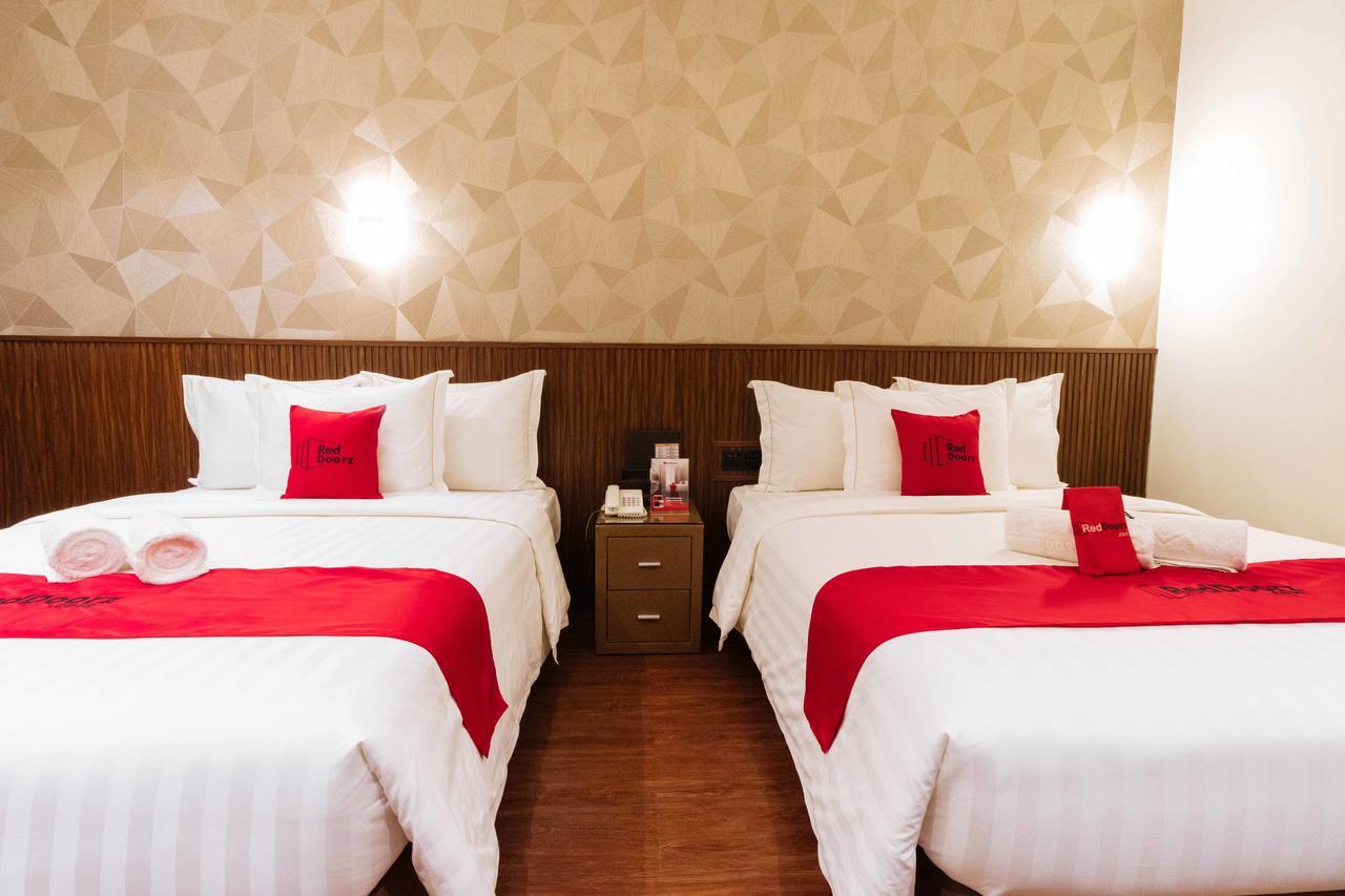 Reddoorz Premium @ South Triangle Quezon City Cidade Quezon Exterior foto