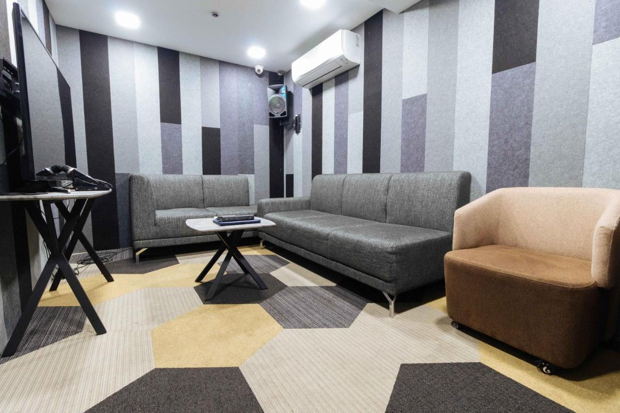 Reddoorz Premium @ South Triangle Quezon City Cidade Quezon Exterior foto