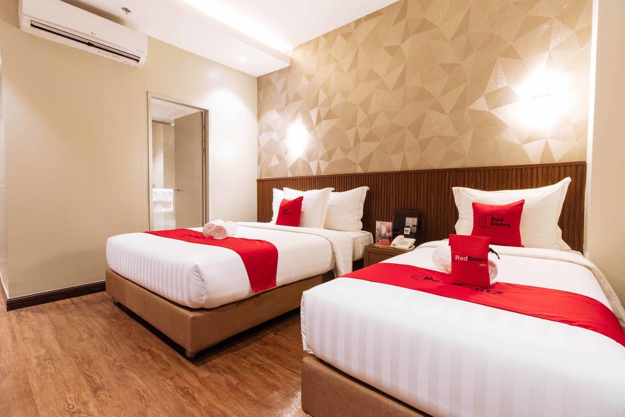 Reddoorz Premium @ South Triangle Quezon City Cidade Quezon Exterior foto