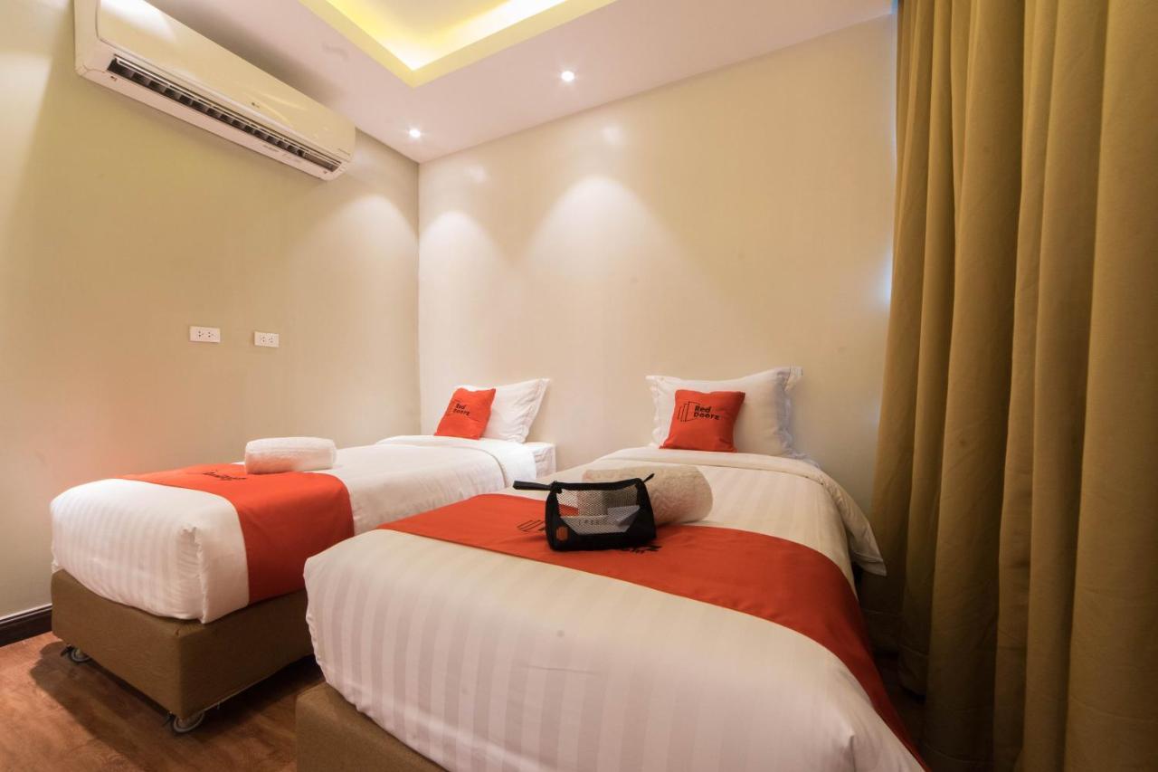 Reddoorz Premium @ South Triangle Quezon City Cidade Quezon Exterior foto