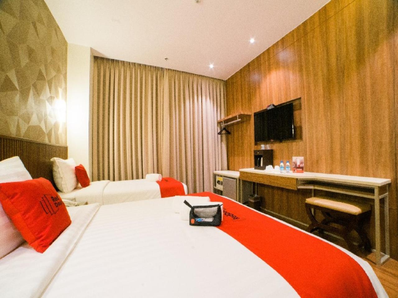 Reddoorz Premium @ South Triangle Quezon City Cidade Quezon Exterior foto
