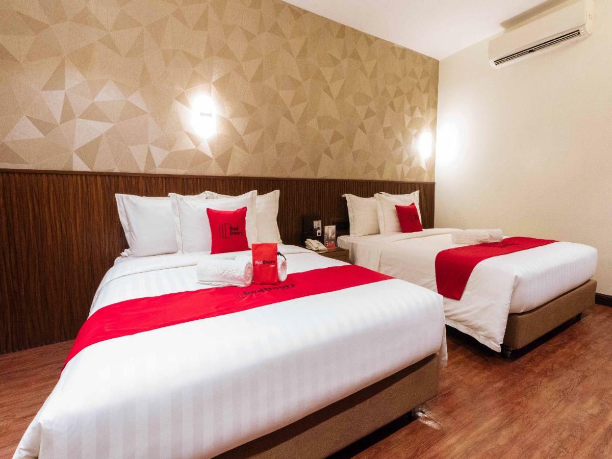 Reddoorz Premium @ South Triangle Quezon City Cidade Quezon Exterior foto
