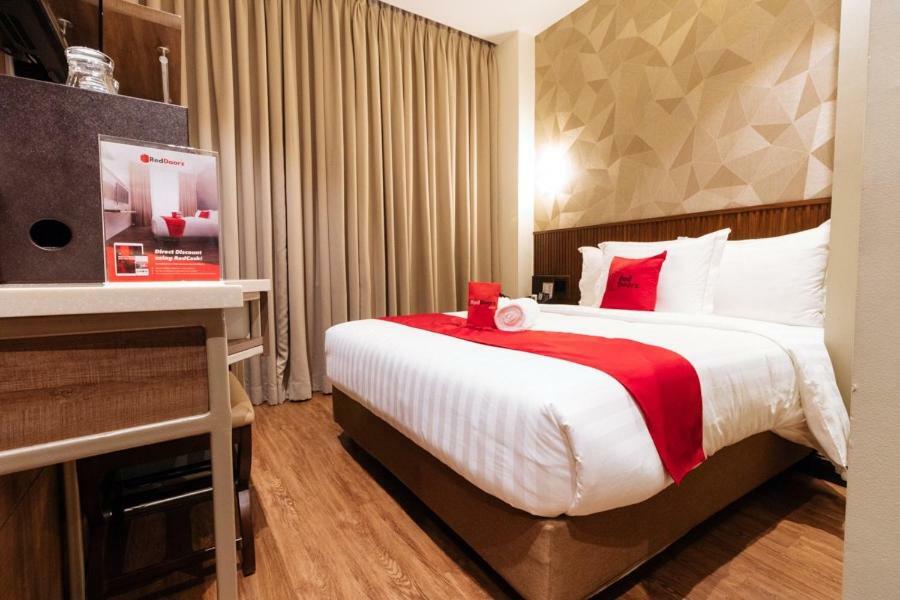Reddoorz Premium @ South Triangle Quezon City Cidade Quezon Exterior foto