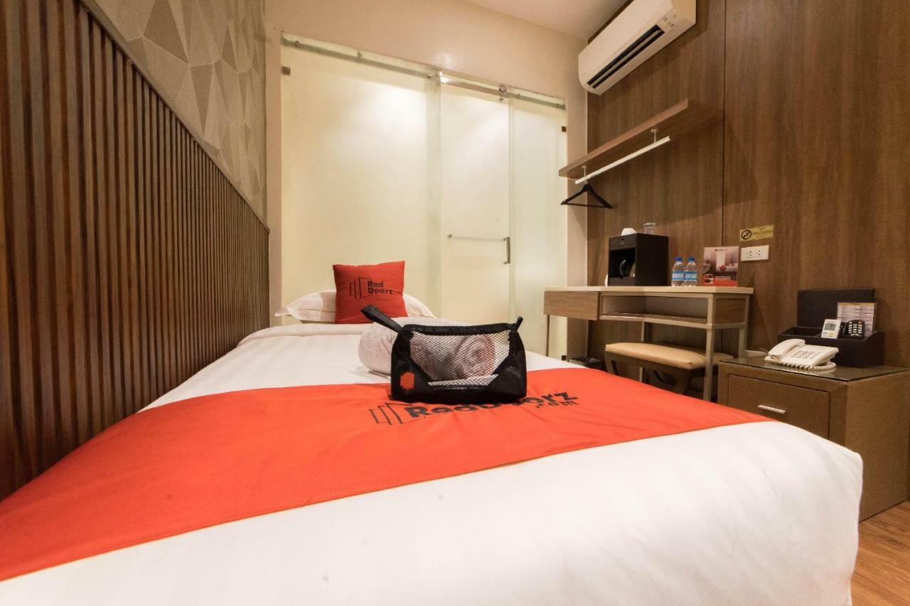 Reddoorz Premium @ South Triangle Quezon City Cidade Quezon Exterior foto