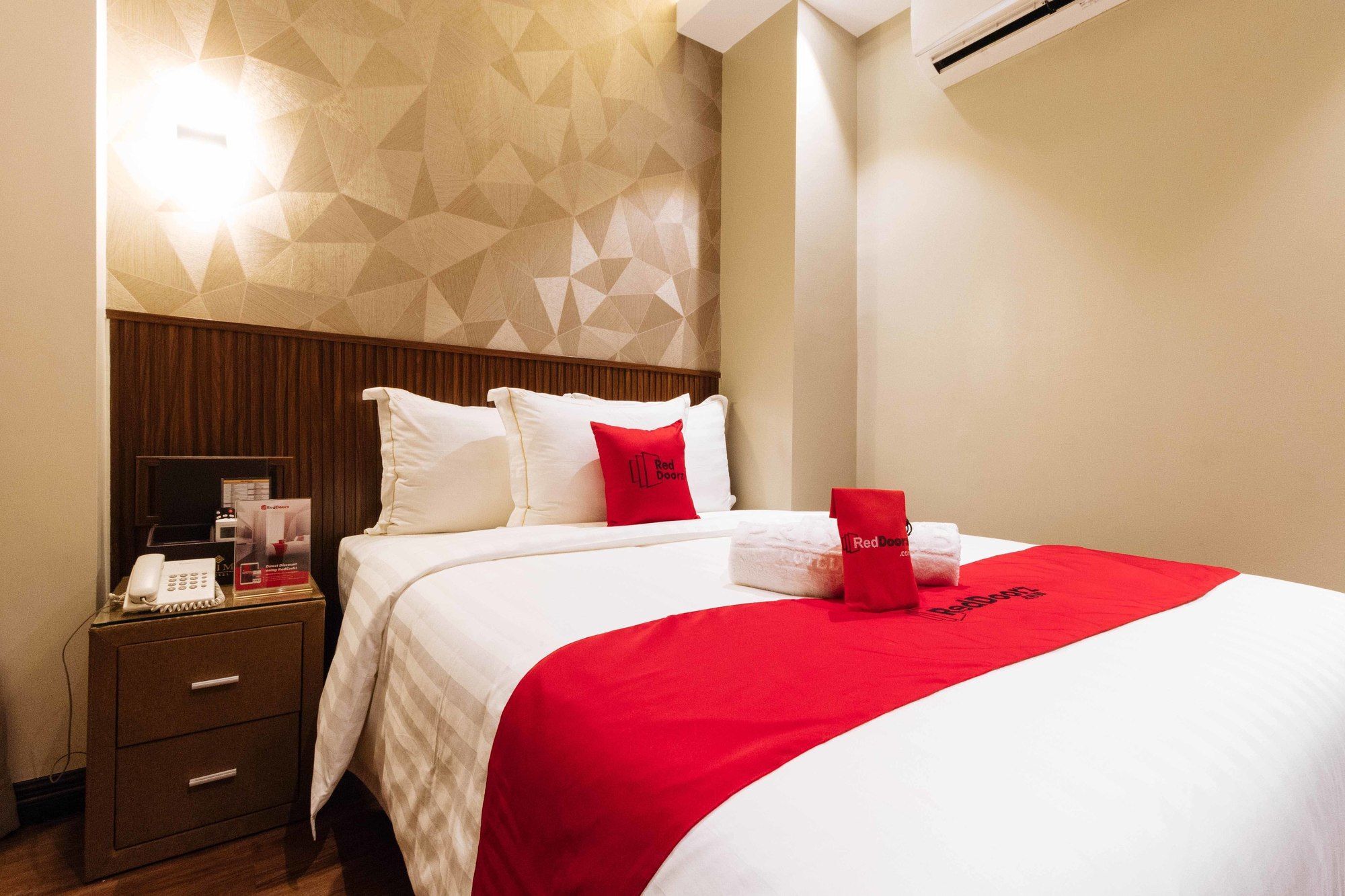 Reddoorz Premium @ South Triangle Quezon City Cidade Quezon Exterior foto
