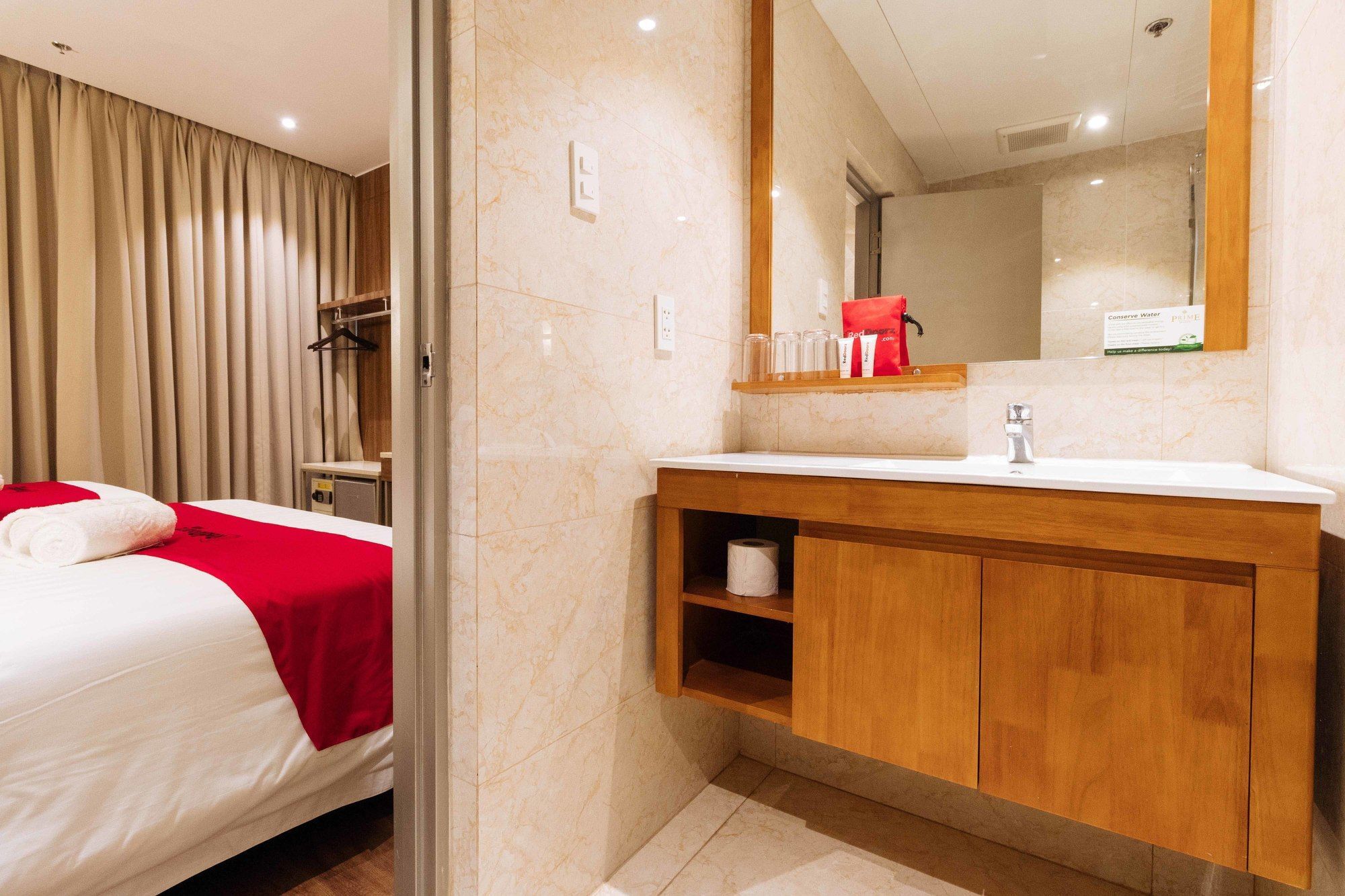 Reddoorz Premium @ South Triangle Quezon City Cidade Quezon Exterior foto