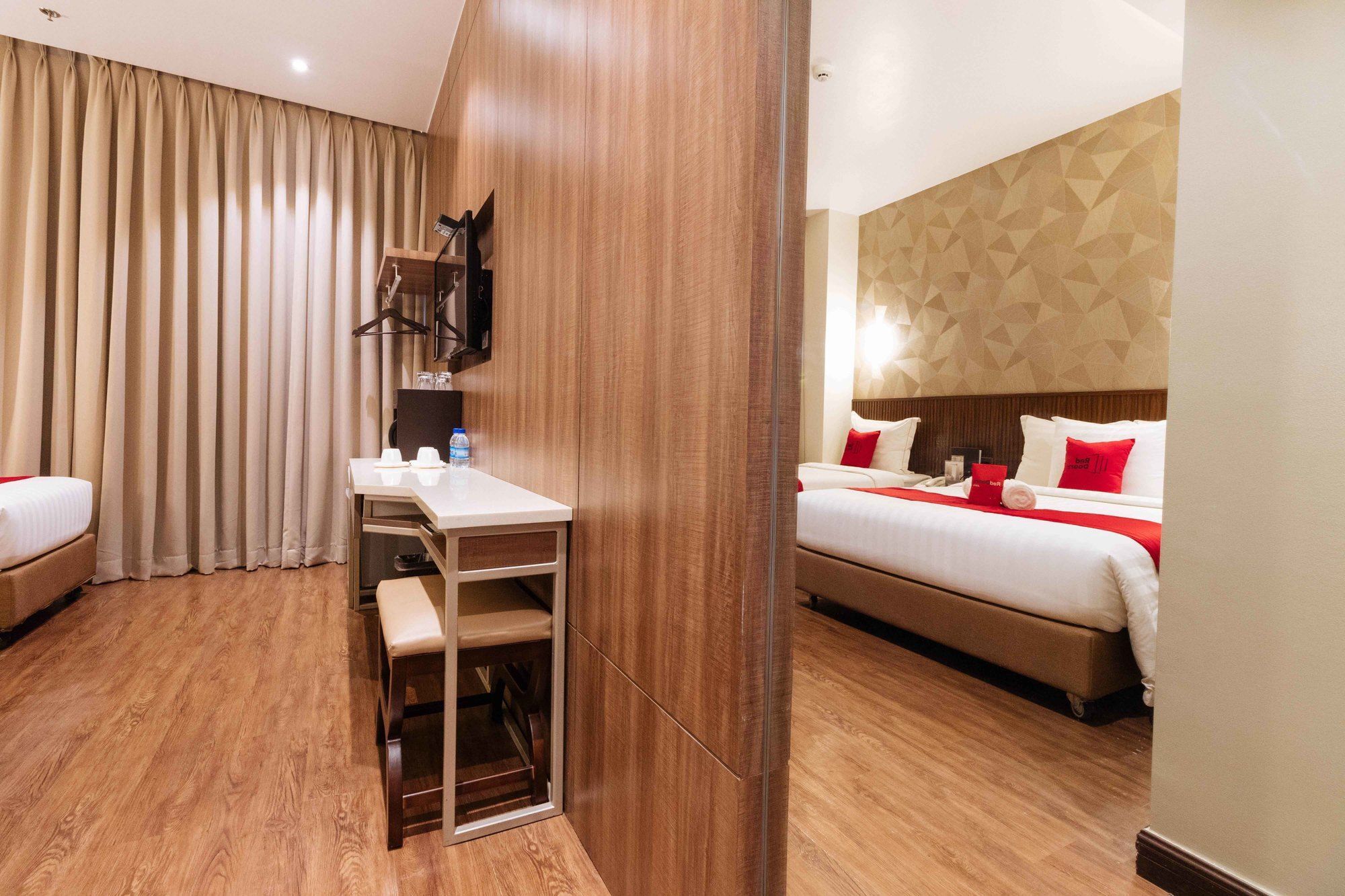 Reddoorz Premium @ South Triangle Quezon City Cidade Quezon Exterior foto