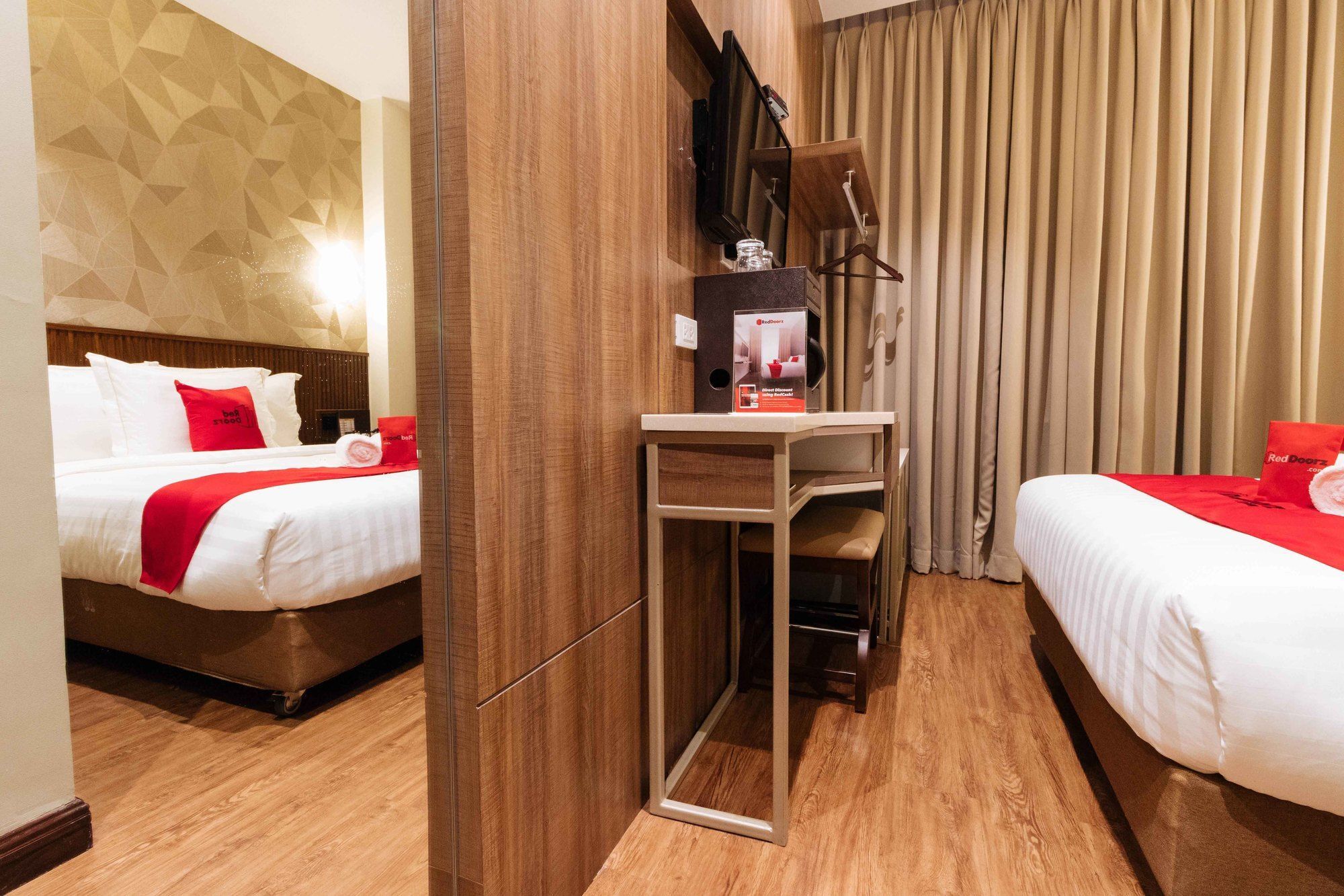 Reddoorz Premium @ South Triangle Quezon City Cidade Quezon Exterior foto